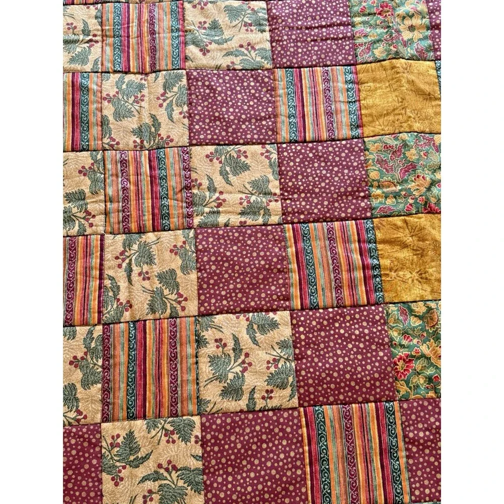Vintage Handmade Patchwork Quilt Christmas Lap Blanket/Throw Fall/Harvest 48”